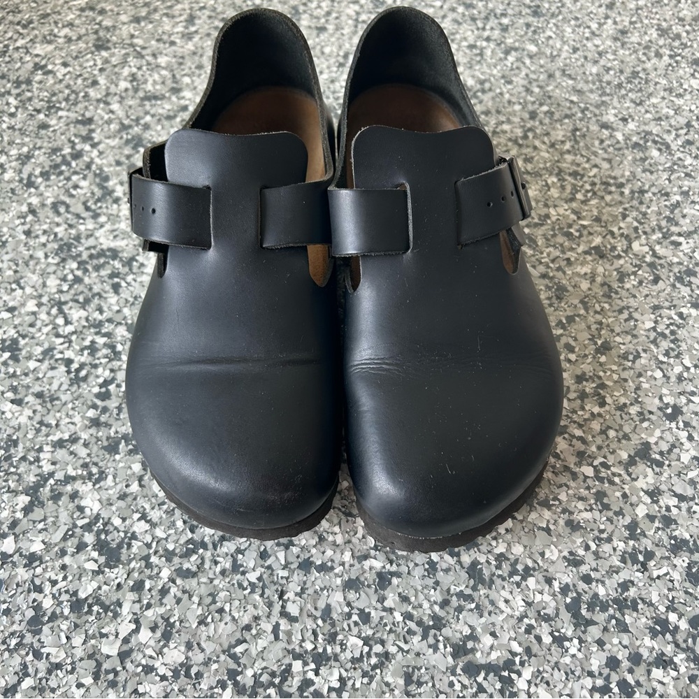 Birkenstock Black Leather London Shoe.